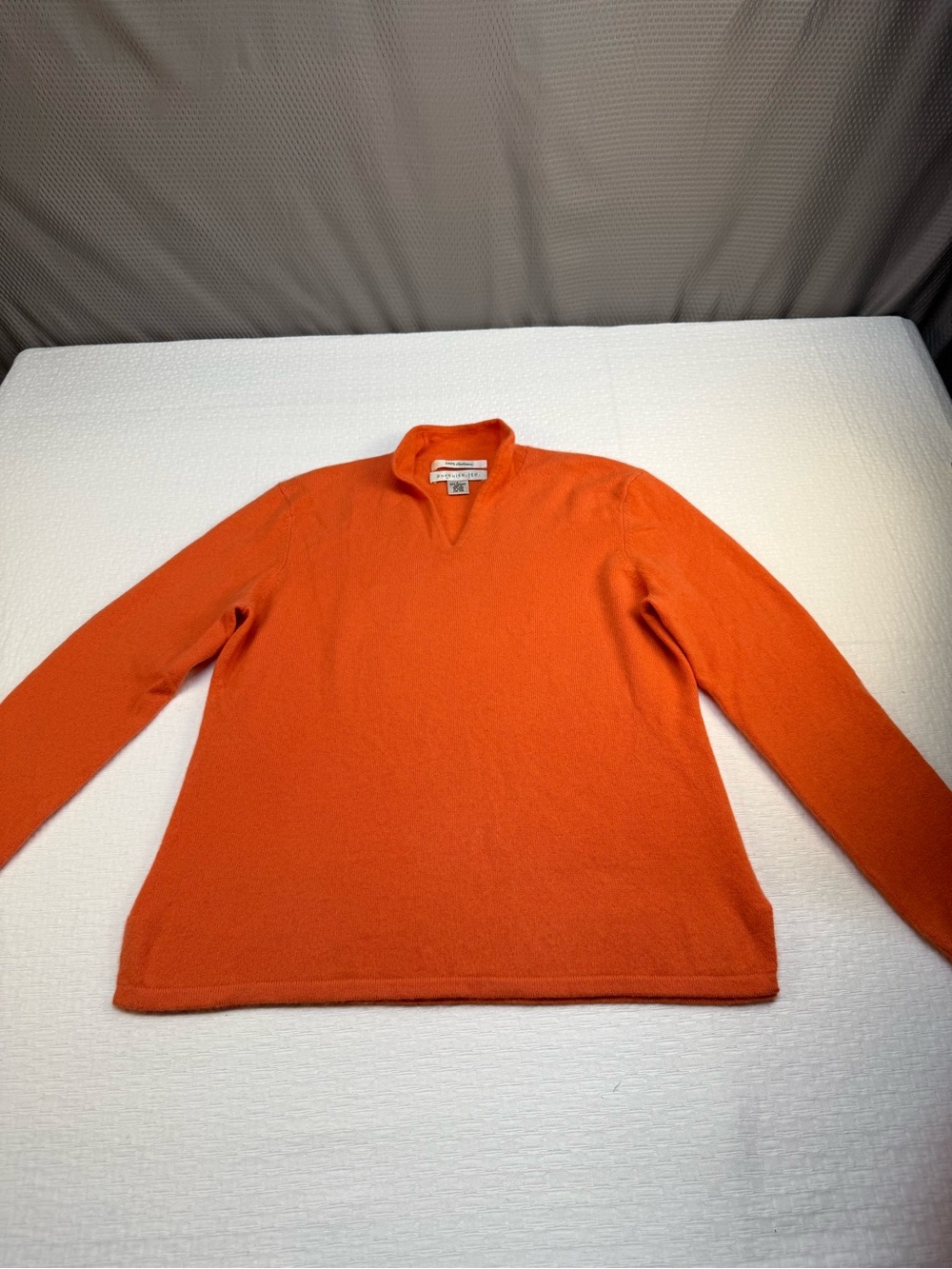 Pursuits, ltd. Orange V-Neck 100% Cashmere Sweater